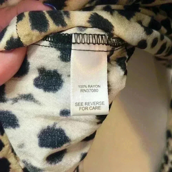 Cato Leopard Print Scoop Neck 3/4 Sleeve Smocked Peplum Top Size Large - Picture 6 of 8